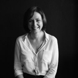 Erin Headsshot